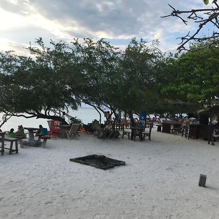 The Exile Sunset Bar & Bungalow Gili Trawangan Exterior foto