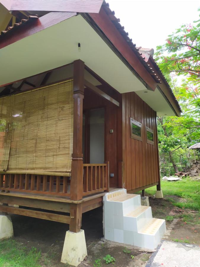 The Exile Sunset Bar & Bungalow Gili Trawangan Exterior foto